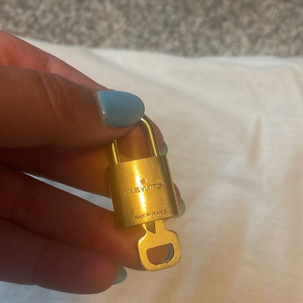 Authentic!!! Louis Vuitton Lock and Key Set! 301, 309, 330 - Picture 10 of 15